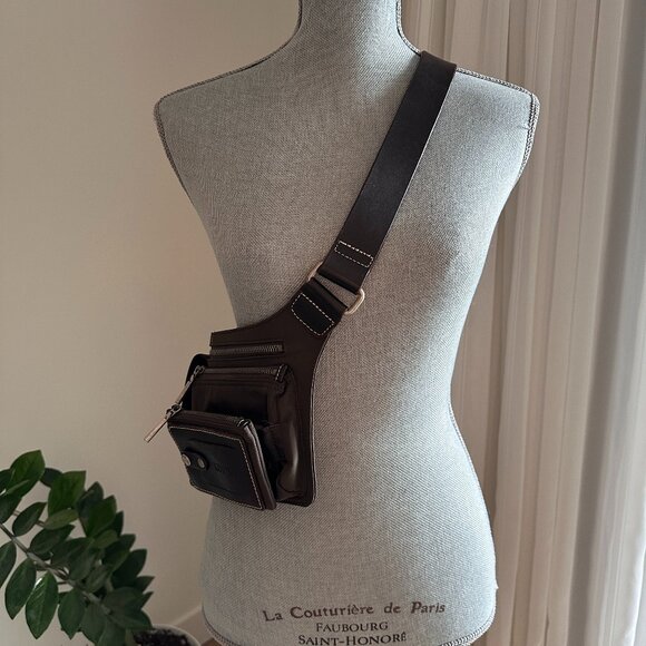 Roots Handbags - Vintage Roots Crossbody Fanny Pack - Brown